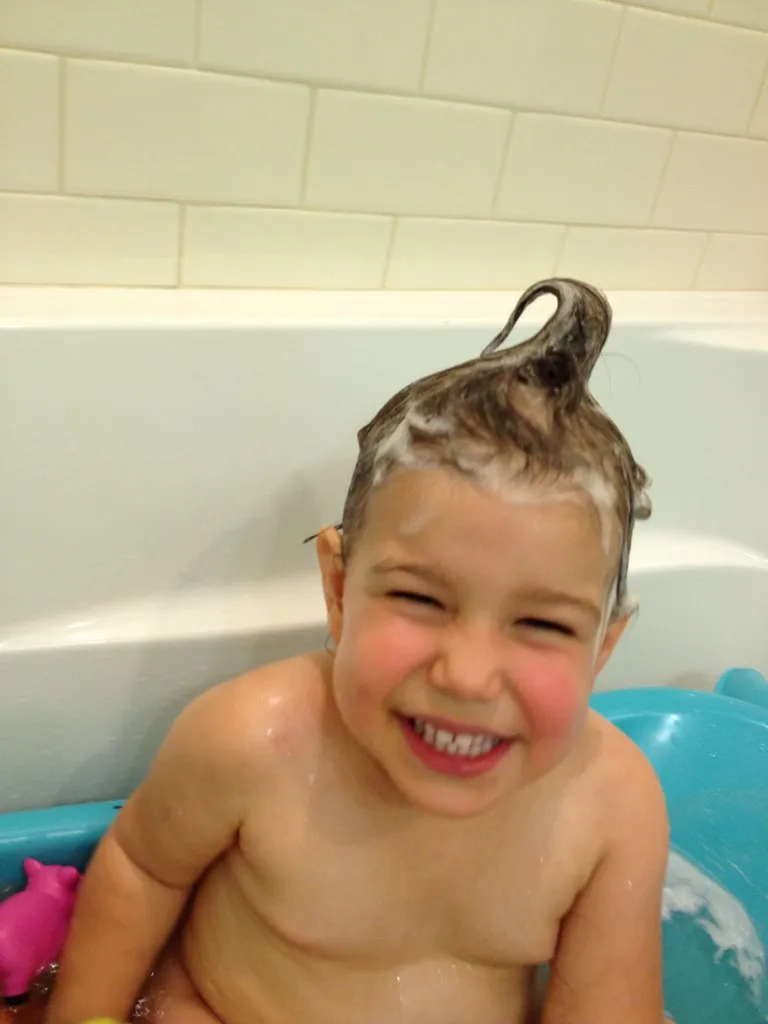 shampoo washing hair