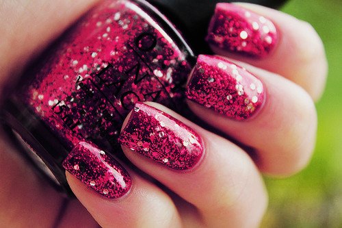 short manicured nails