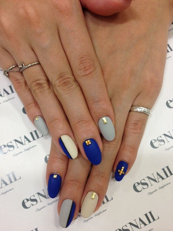 gray nail manicure