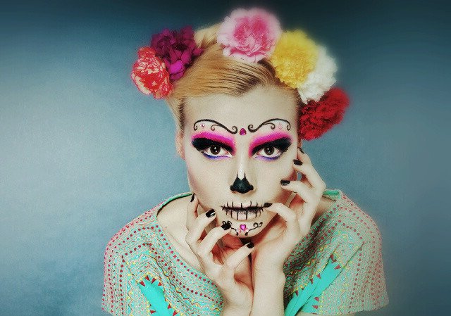 Sprucing up your sugar skull makeup with Andre Pienaar C5