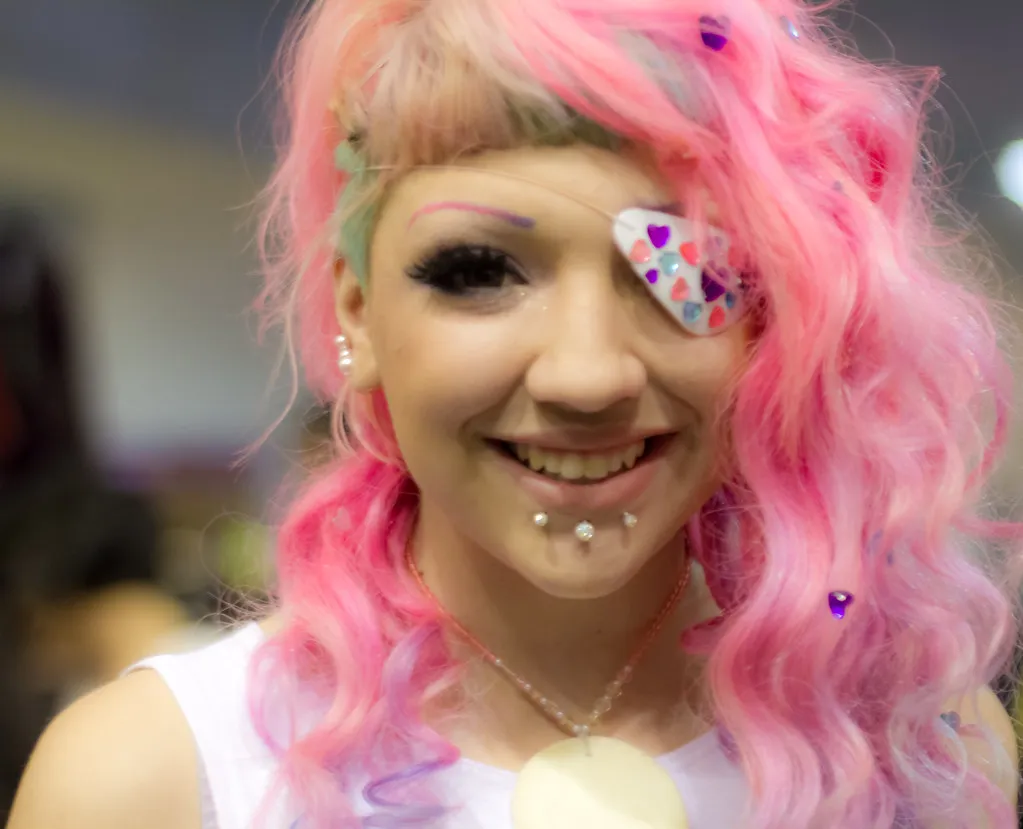 Pink-haired girl with eye-patch