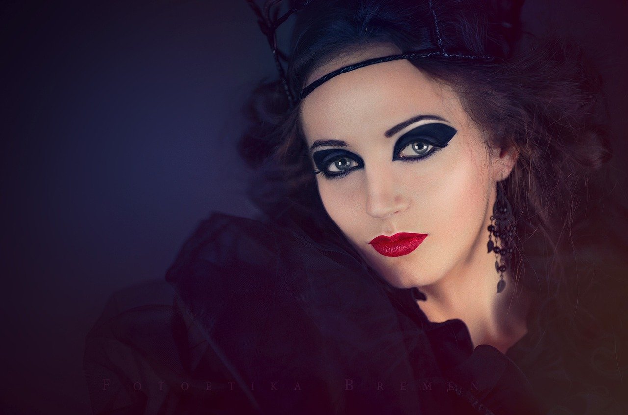 woman, portrait, makeup, face, avant-garde, fashion, model, cosmetics, modeling, pose, posing, fashion model, young woman, hairstyle, style, female, makeup, makeup, makeup, makeup, makeup