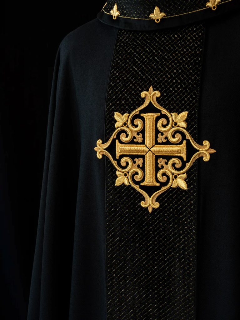 Nowoczesny minimalizm czy bogaty barok? Trendy w designie szat liturgicznych
