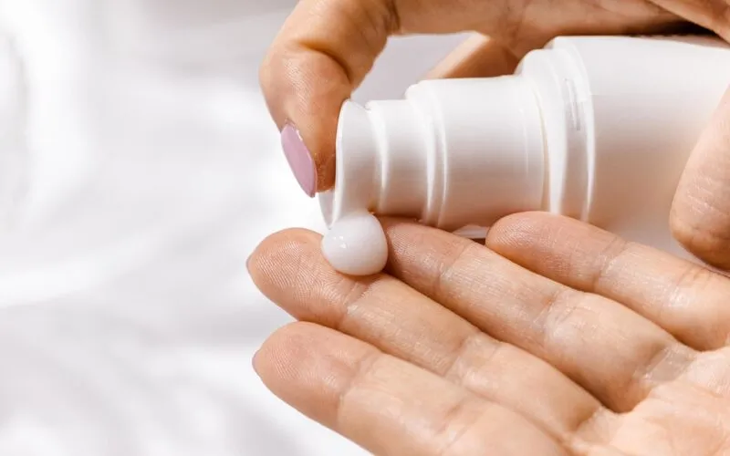 Najlepsze polskie kremy z filtrem SPF 50 do twarzy na co dzień - testujemy 5 hitów na lato 2026